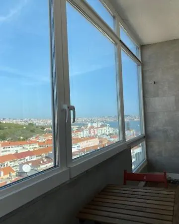 Cacilhas Amazing View Of Lisbon Close To Caparica Almada