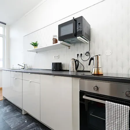 Cacilhas Amazing View Of Lisbon Close To Caparica アルマダ