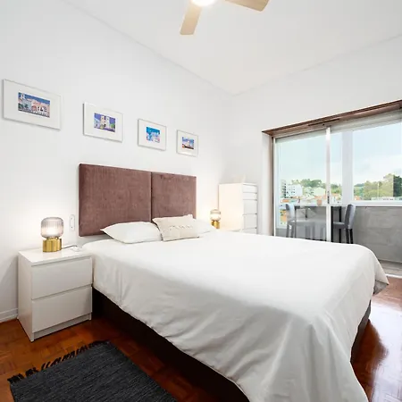 Cacilhas Amazing View Of Lisbon Close To Caparica アルマダ