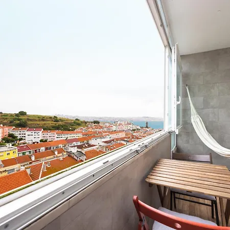 Cacilhas Amazing View Of Lisbon Close To Caparica アパート *