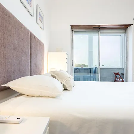 Cacilhas Amazing View Of Lisbon Close To Caparica アルマダ