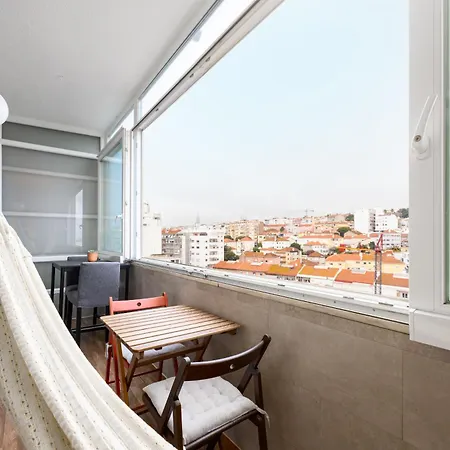 Cacilhas Amazing View Of Lisbon Close To Caparica