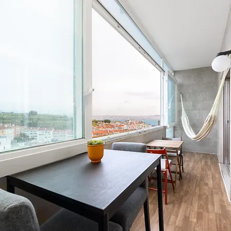 アパート Cacilhas Amazing View Of Lisbon Close To Caparica アルマダ