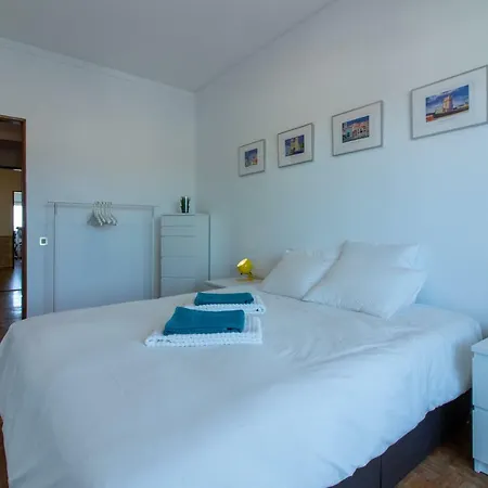 Cacilhas Amazing View Of Lisbon Close To Caparica * Almada