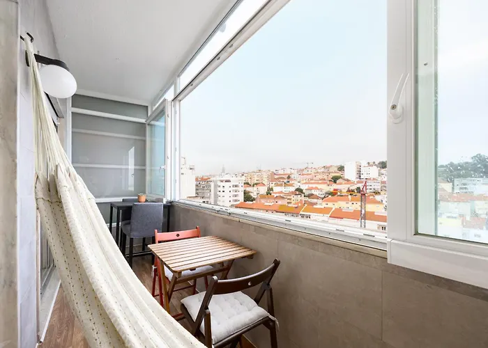 Cacilhas Amazing View Of Lisbon Close To Caparica