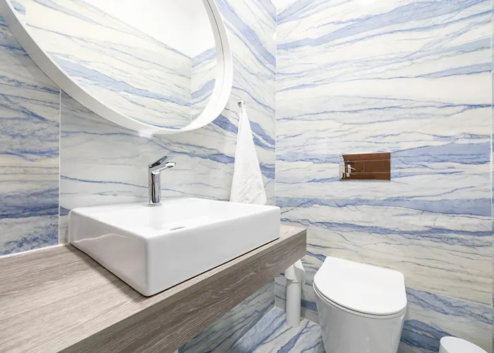 Cacilhas Amazing View Of Lisbon Close To Caparica